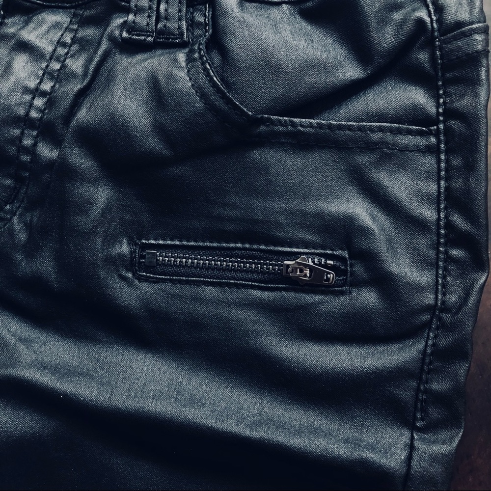 Jeans - Black Leather Look - Picture 7 of 7